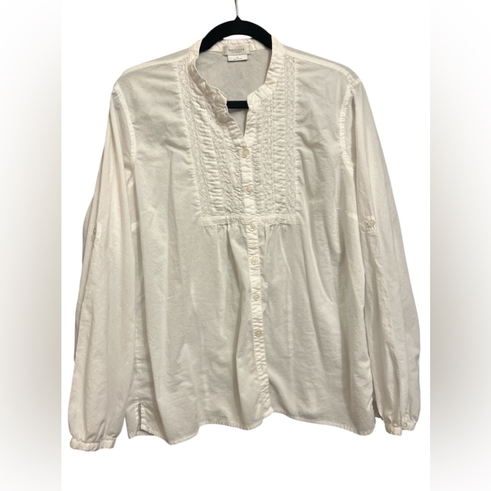 Van Heusen Women’s Button Down Shirt Size XL White Embroidered Long Sleeve